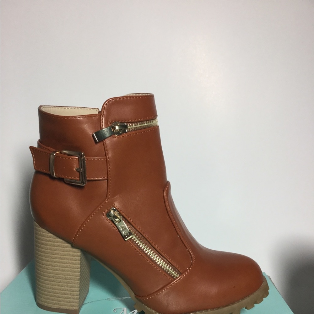 New Mango Camel Block Heel ankle booties Size 8.5